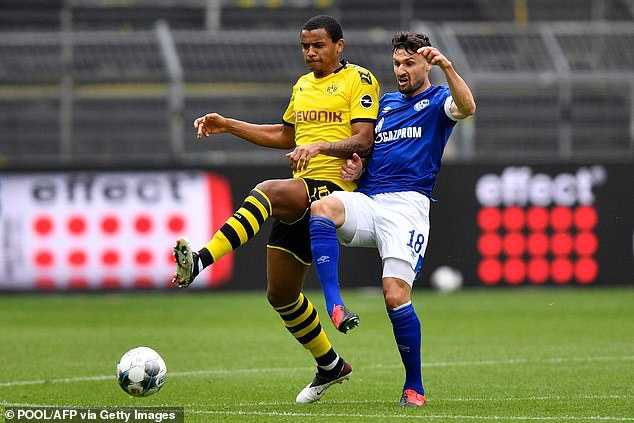 Manuel Akanji 