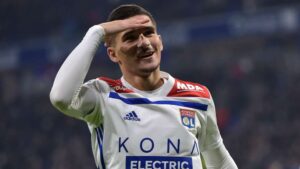 Arsenal houssem aouar