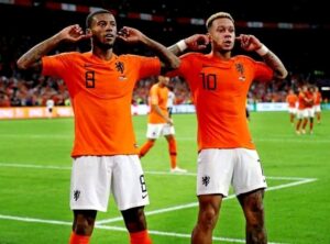 Depay And Wijnaldum Barcelona