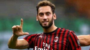 Haka Calhanoglu Atletico Madrid Man United 