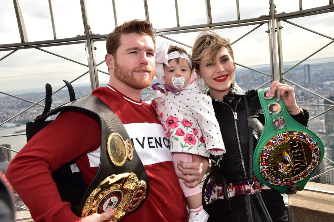 Canelo Alvarez Wife and Daughter