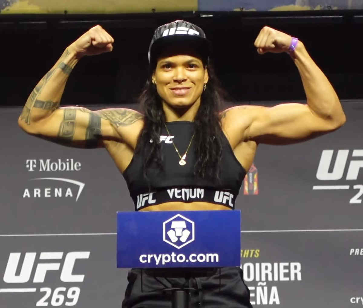 Amanda Nunes 