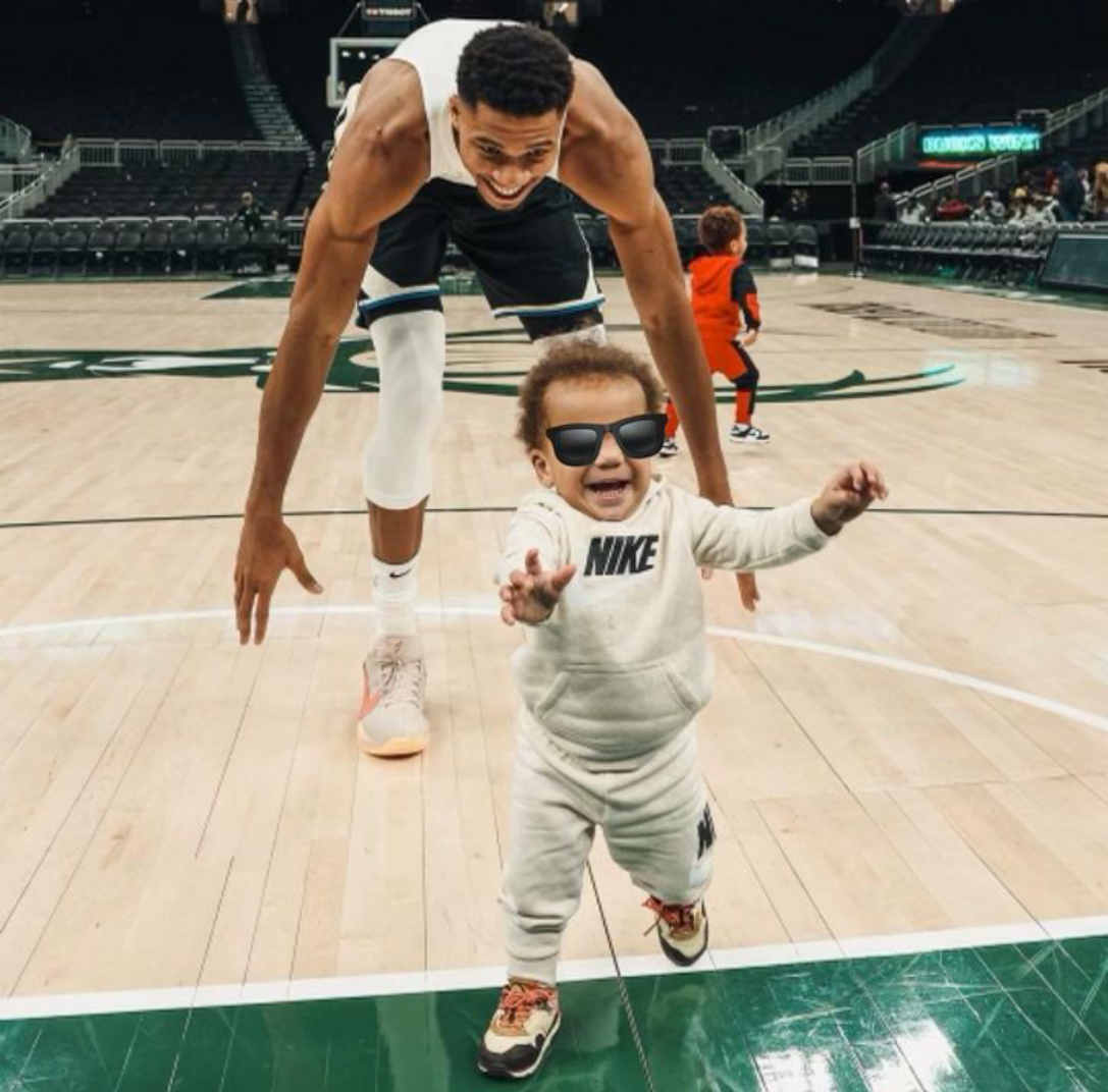 Giannis Son