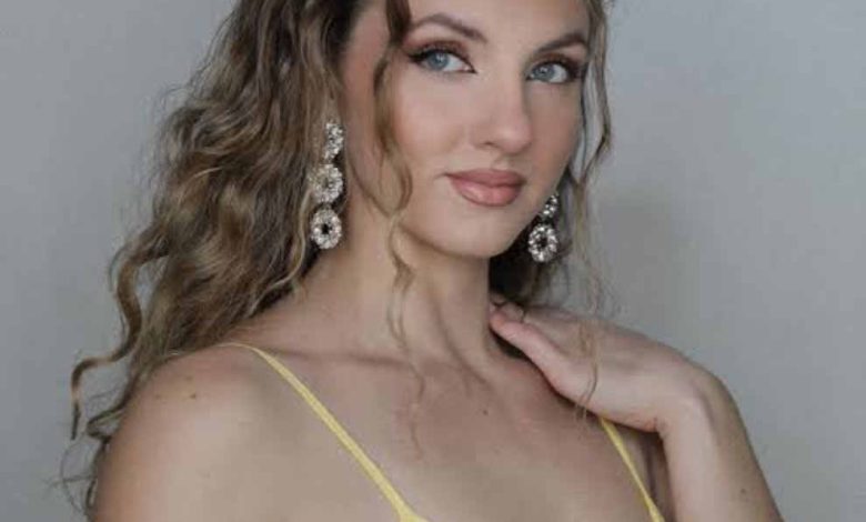 Mia Hutchinson