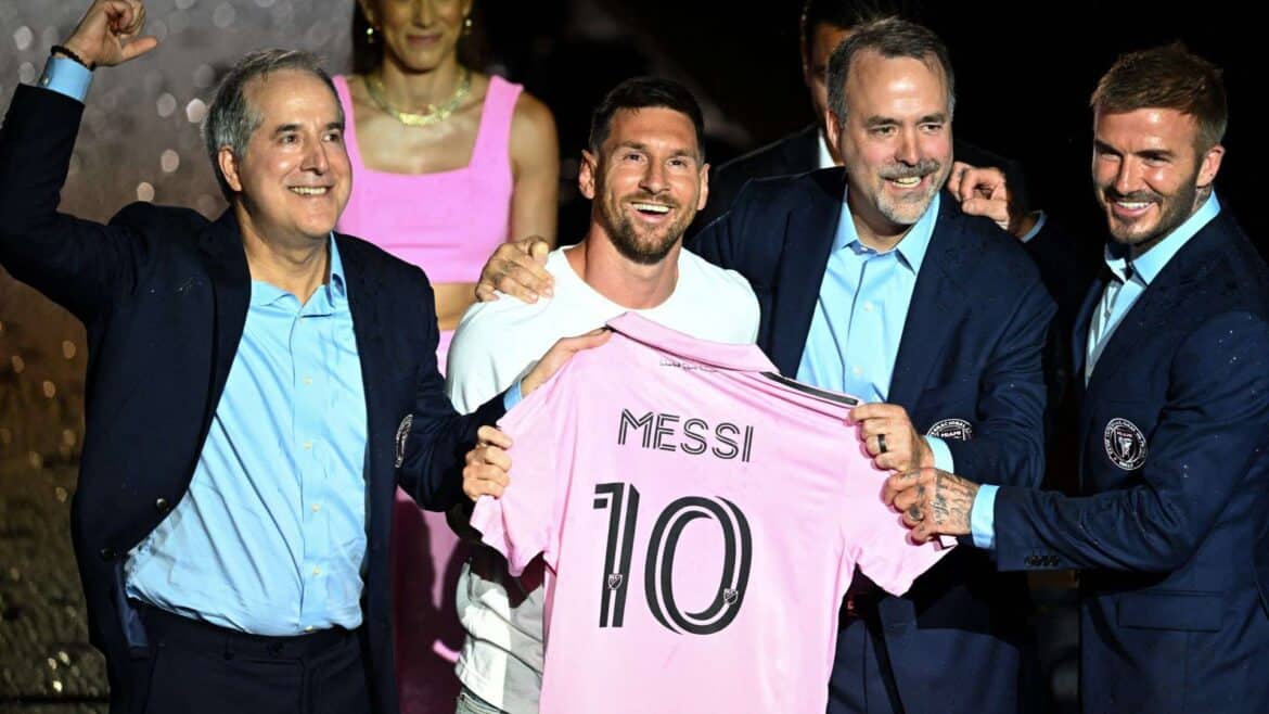 Lionel_Messi_Inter_Miami_2023.jpg