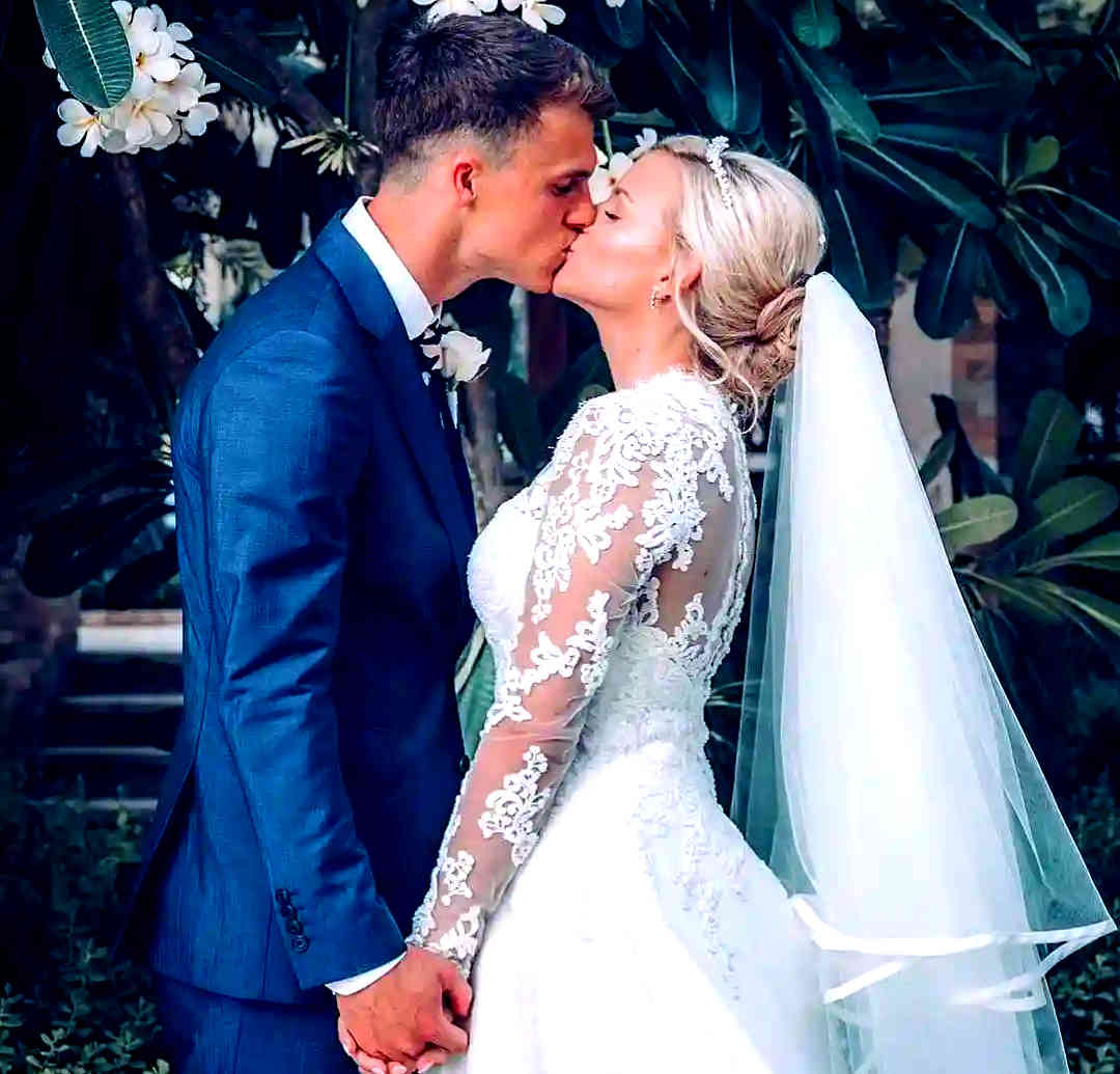 Amelia and Solomon March's Relationship