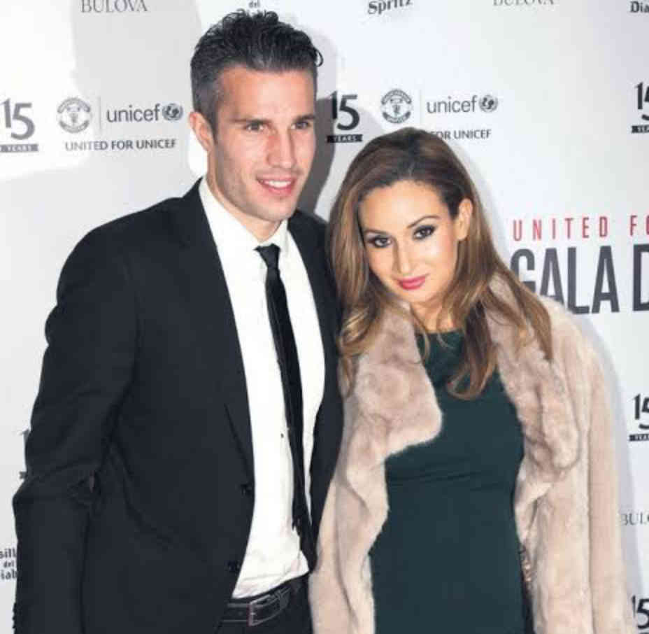 Bouchra's marriage to Robin van Persie