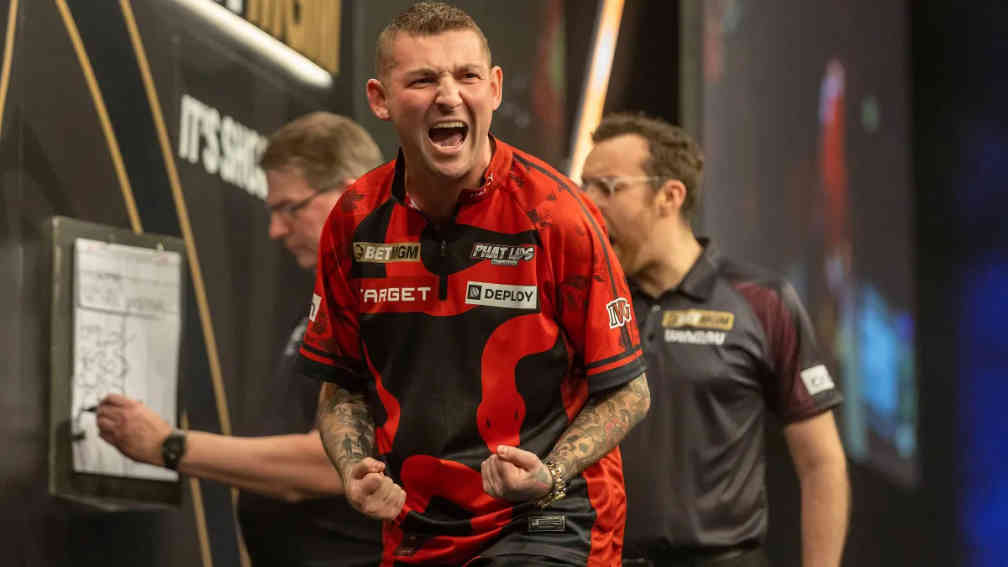 How Aspinall Darts Plays And More